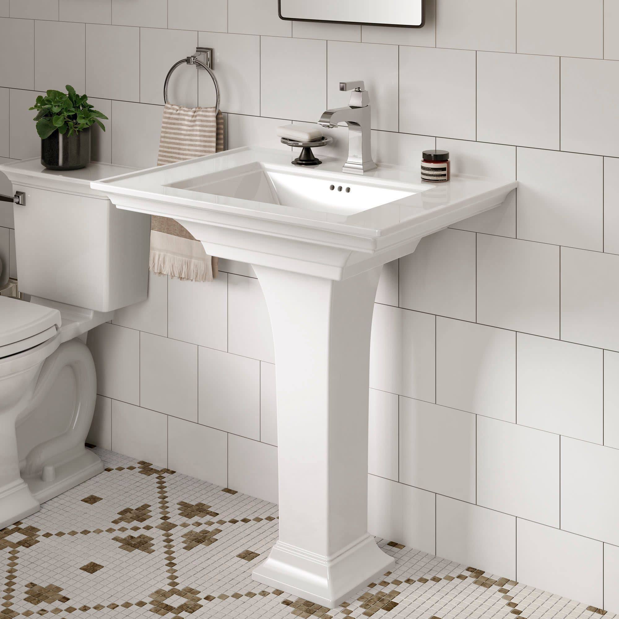 Brushed Nickel Single Hole Bathroom Faucet N633778