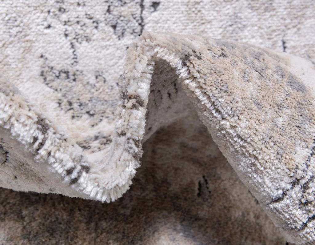 Ivory Low-Pile Rug G7493