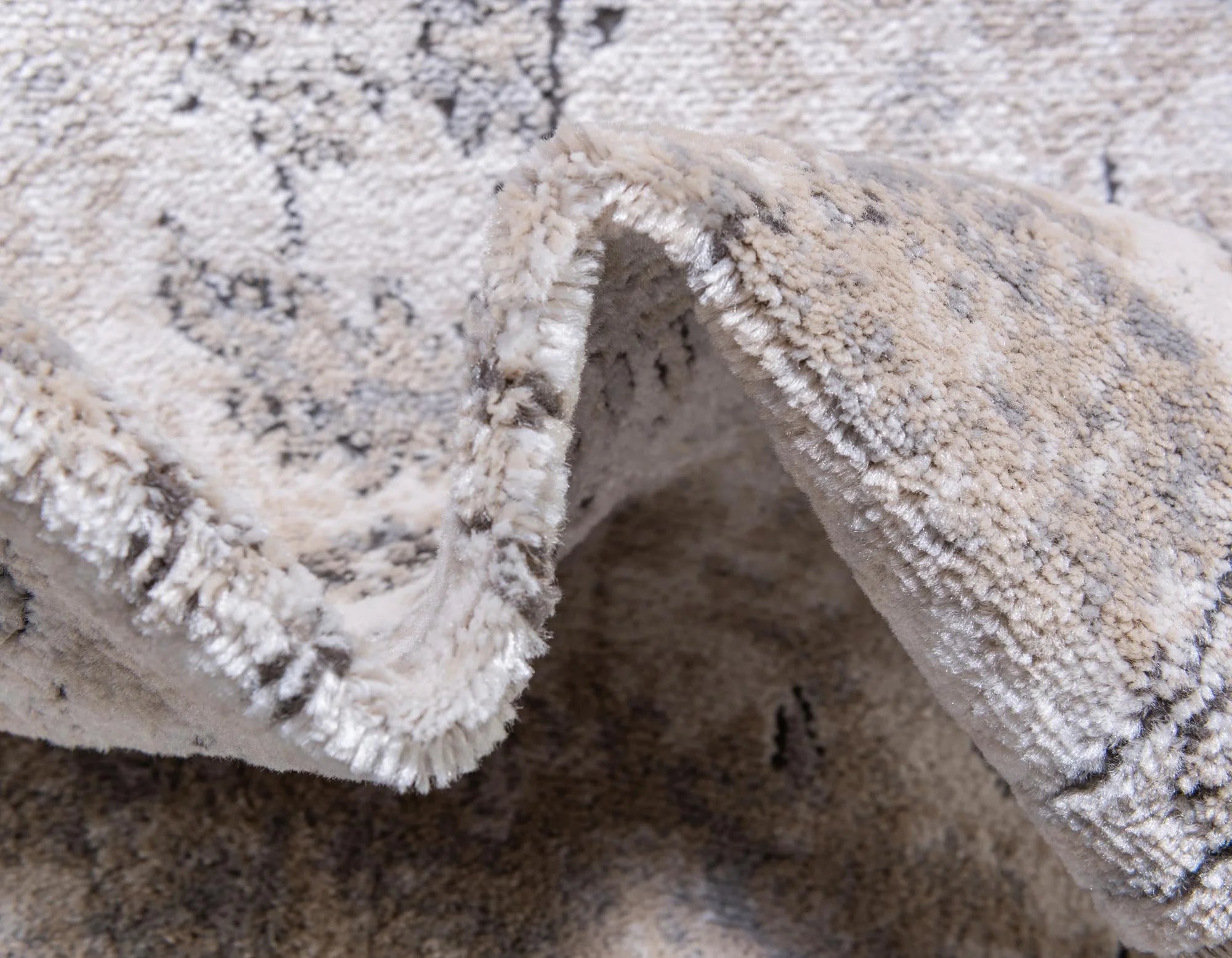 Ivory Low-Pile Rug G7493