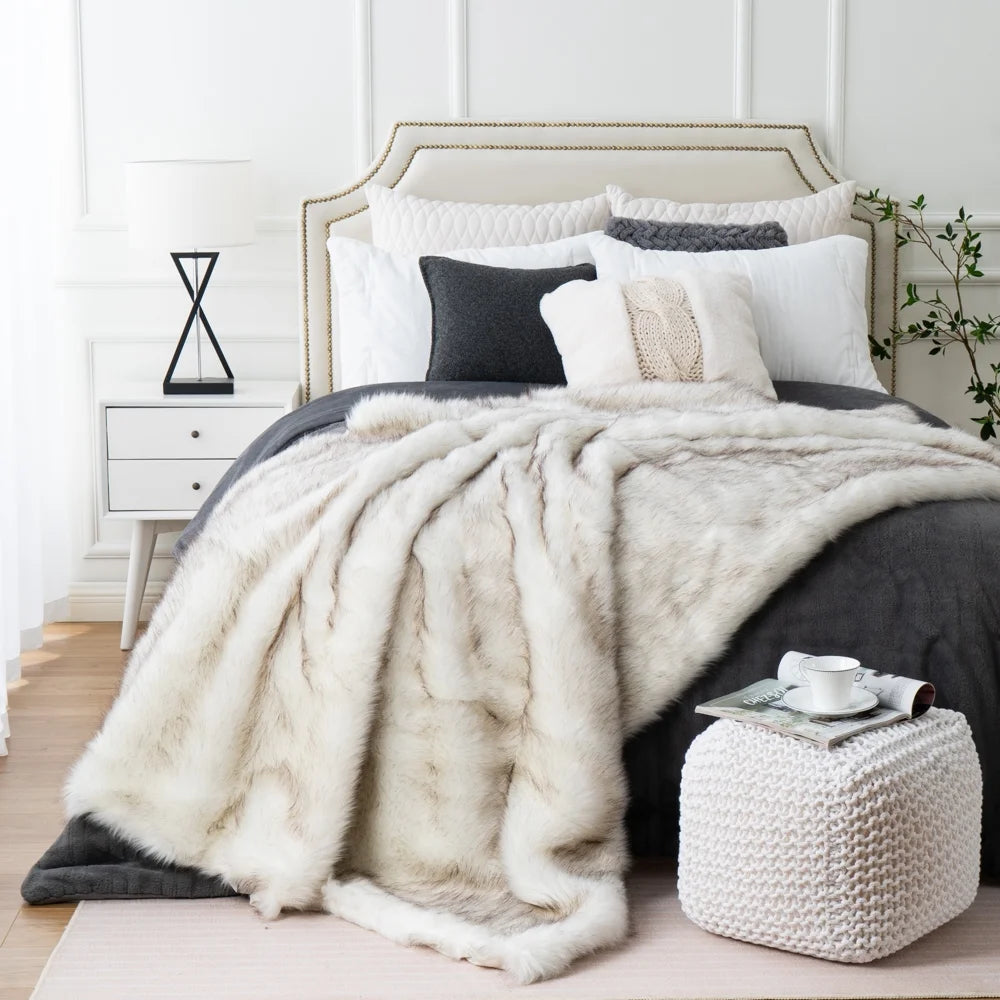White Faux Fur Blanket 60"x80" Y9802