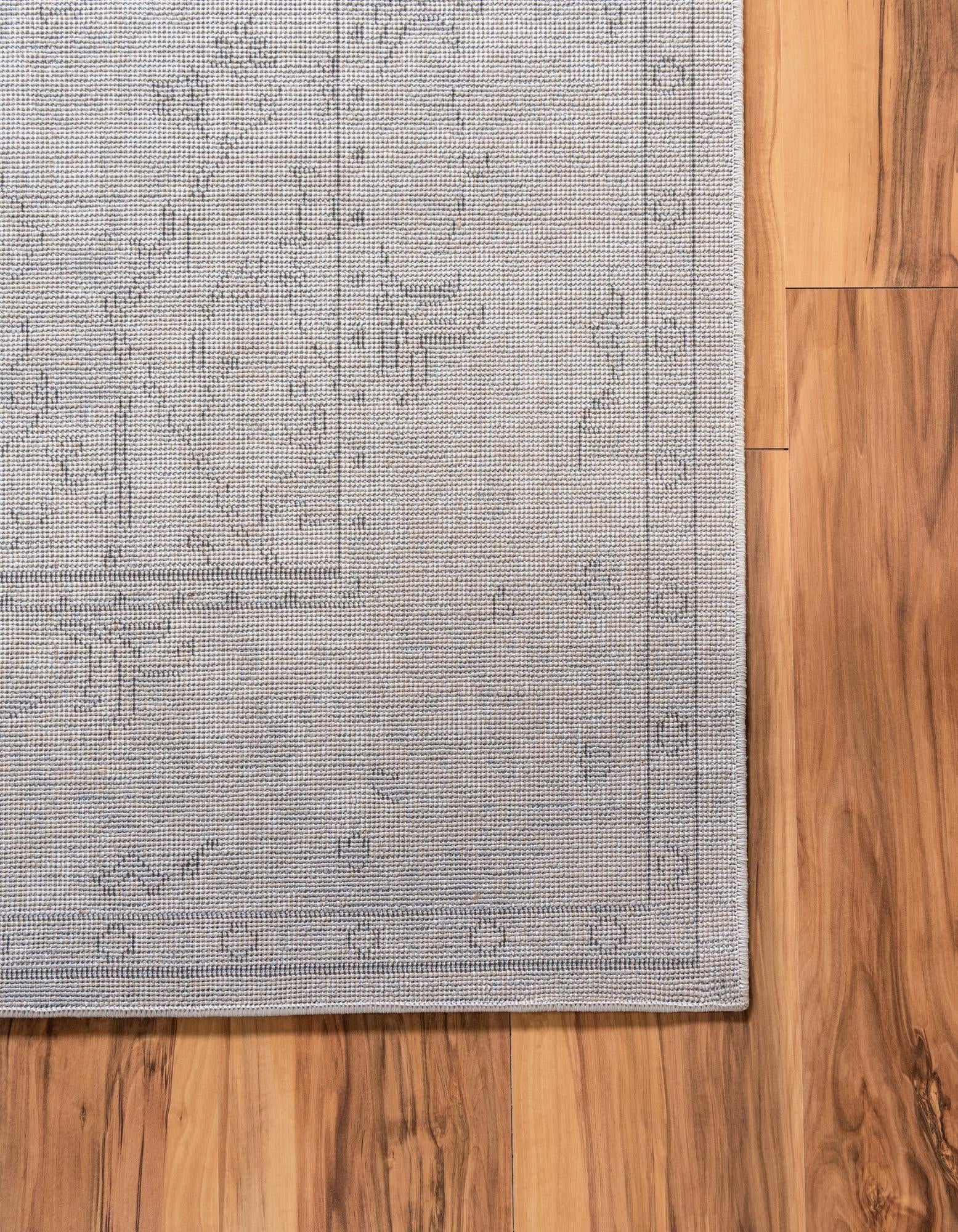 Ivory Low-Pile Rug G7493